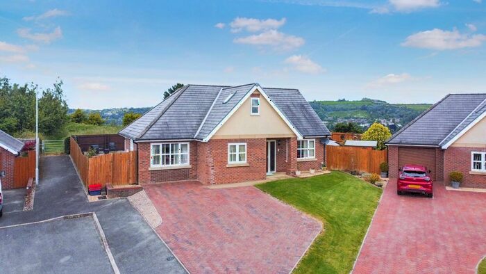 3 Bedroom Bungalow For Sale In Meadow View, Newtown, Powys, SY16