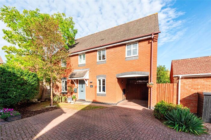 3 Bedroom Detached House For Sale In Bridgnorth Drive, Kingsmead, Milton Keynes, Buckinghamshire, MK4