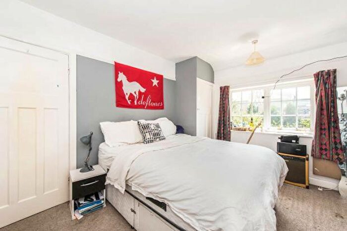 4 Bedroom Apartment To Rent In St. Pauls Courtyard, London, SE8