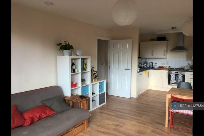 1 Bedroom Flat To Rent In Collent Street, London, E9