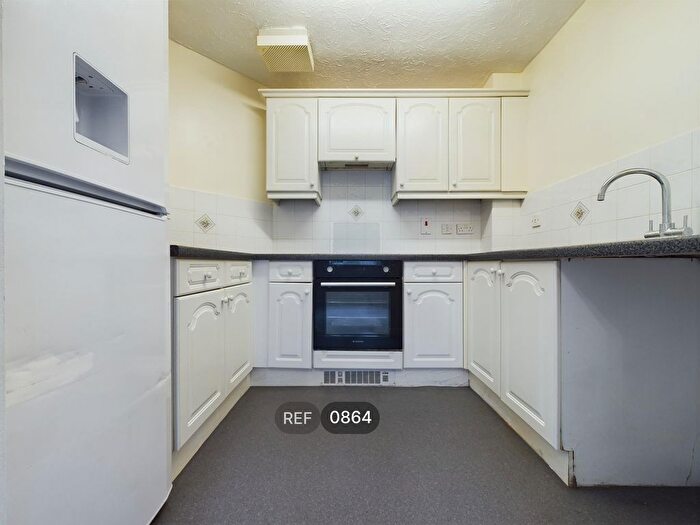 2 Bedroom Flat To Rent In Galleon Court, Hull, HU9