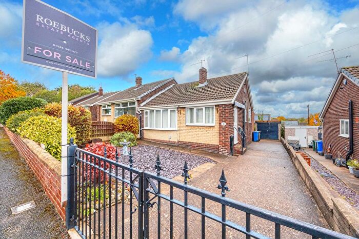 3 Bedroom Semi-detached Bungalow For Sale In Mary Ann Close, Barnsley, S71