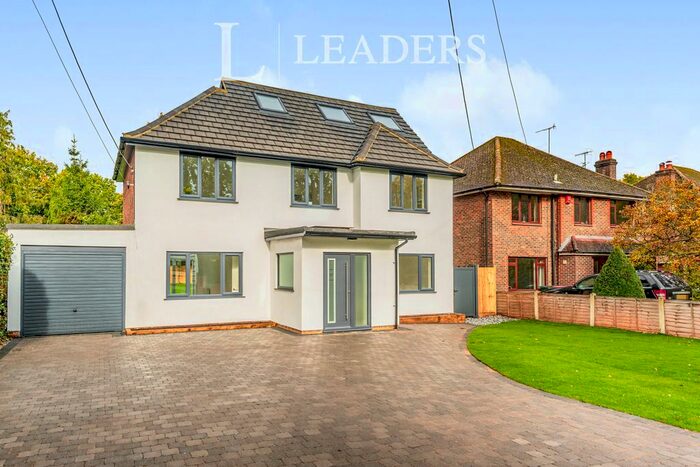 4 Bedroom Detached House To Rent In Three Bridges Road, Crawley, RH10