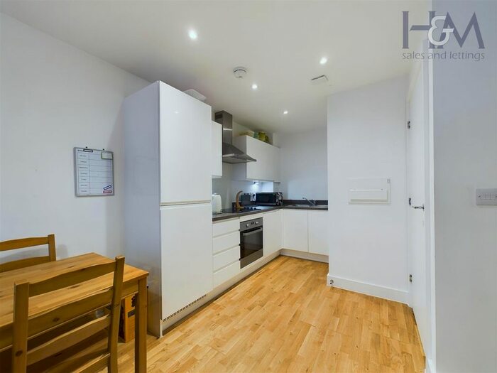 1 Bedroom Flat For Sale In Mulberry House, Park Place, Stevenage, Bf., SG1