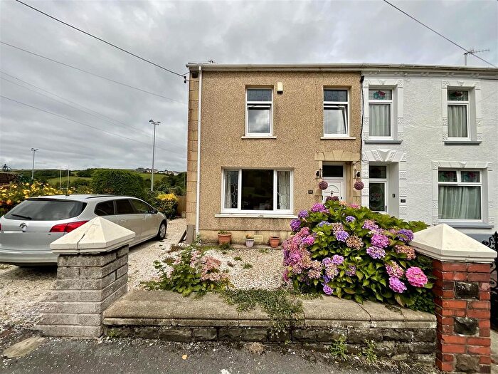 3 Bedroom Semi-Detached House For Sale In Heol Y Parc, Pontarddulais, Swansea, SA4