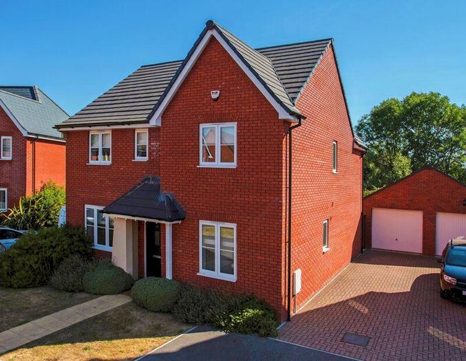 4 Bedroom Detached House For Sale In Greenwood Drive, Stoke Orchard, GL52