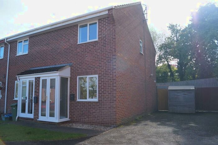 2 Bedroom End Of Terrace House To Rent In Hawkins Close, Street, BA16