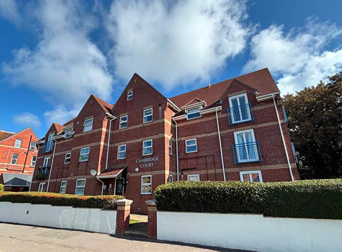 2 Bedroom Flat For Sale In Verne Road, Weymouth, DT4