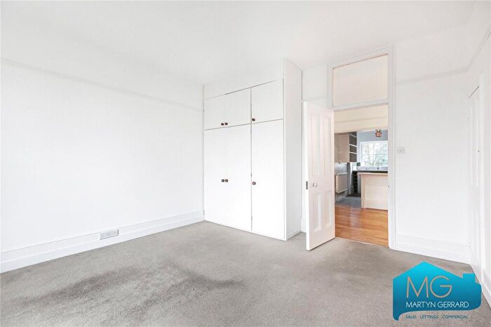 2 Bedroom Apartment For Sale In Shepherds Hill, Highgate, N6