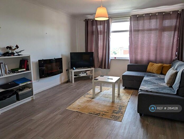 2 Bedroom Flat To Rent In Braemor Court, Bristol, BS9