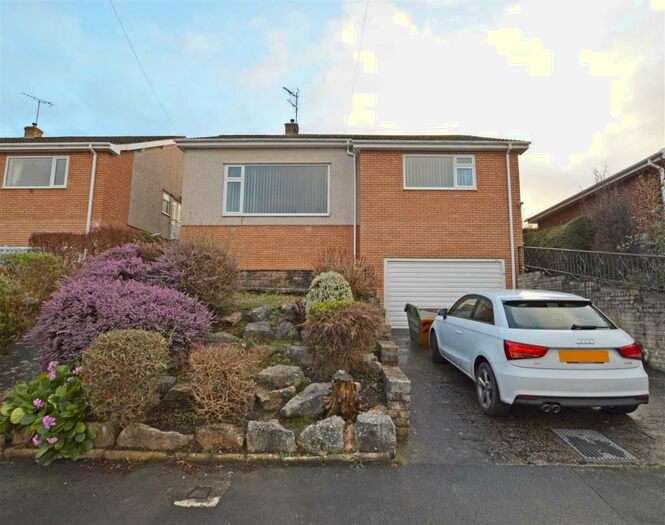 4 Bedroom Detached Bungalow For Sale In Llanelian Heights, Old Colwyn, Colwyn Bay, LL29