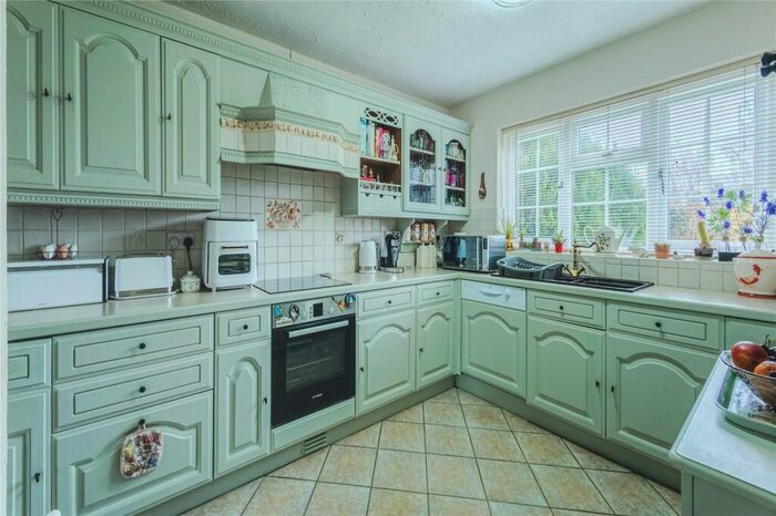 4 Bedroom Detached House For Sale In Thames Avenue, Greendown, Swindon, SN25