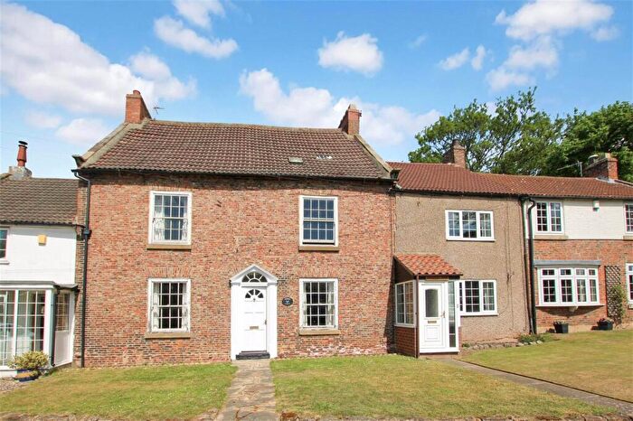 5 Bedroom Terraced House For Sale In Phoenix Row, Northallerton, North Yorkshire, DL6