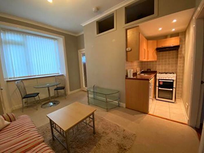 1 Bedroom Flat To Rent In Thistle Street, Dunfermline, KY12