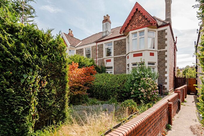 4 Bedroom Semi Detached House For Sale In Bath Road, Brislington, Bristol., BS4