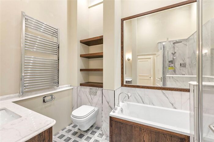 2 Bedroom Flat For Sale In Chesham Street, London, SW1X