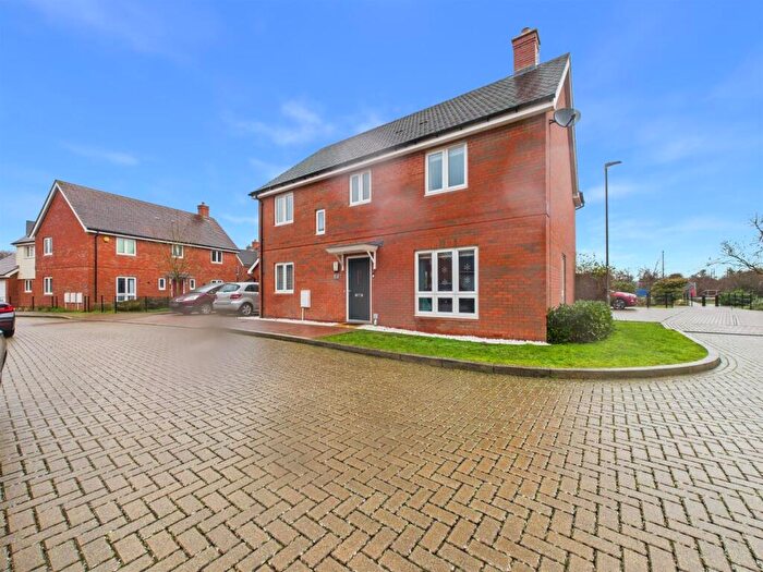 4 Bedroom Detached House For Sale In Turney Street, Canalside, Aylesbury, HP20