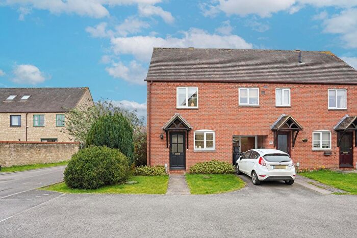 2 Bedroom End Of Terrace House For Sale In Snowshill Drive, Witney, OX28