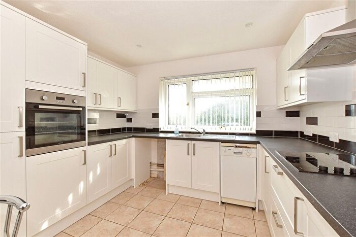 2 Bedroom Flat For Sale In Howard Road, Shanklin, Isle Of Wight, PO37