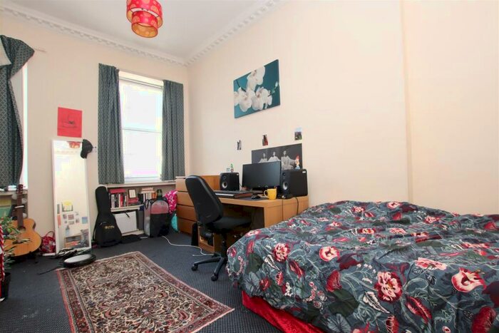 3 Bedroom Flat To Rent In Park Street, Bristol, BS1