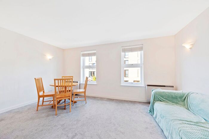 1 Bedroom Flat To Rent In Harefield Court, SW19