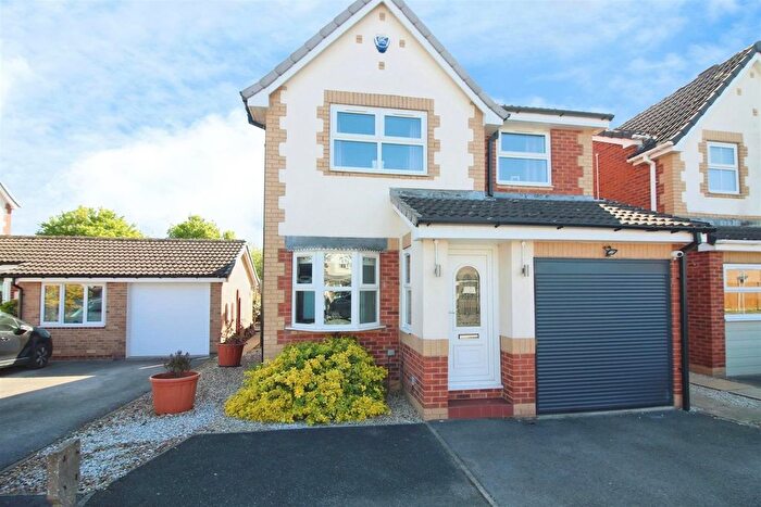 3 Bedroom Detached House For Sale In Pasture Avenue, Sherburn In Elmet, Leeds, LS25