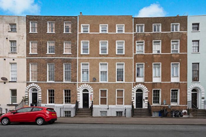 1 Bedroom Flat For Sale In Union Crescent, Margate, CT9
