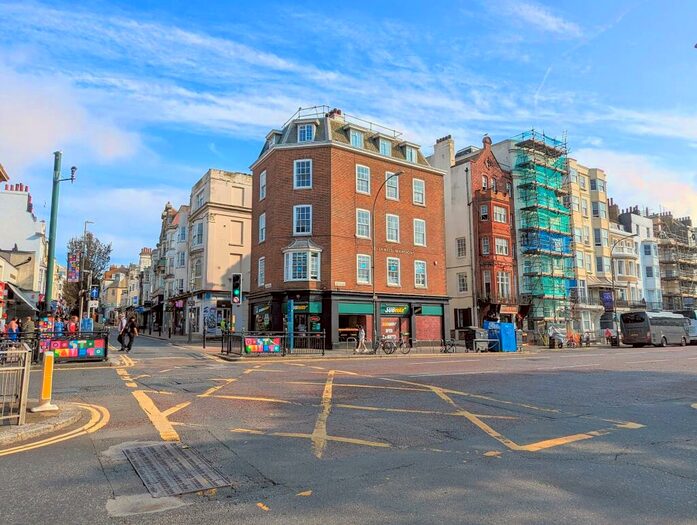 3 Bedroom Flat To Rent In Old Steine, Brighton, BN1