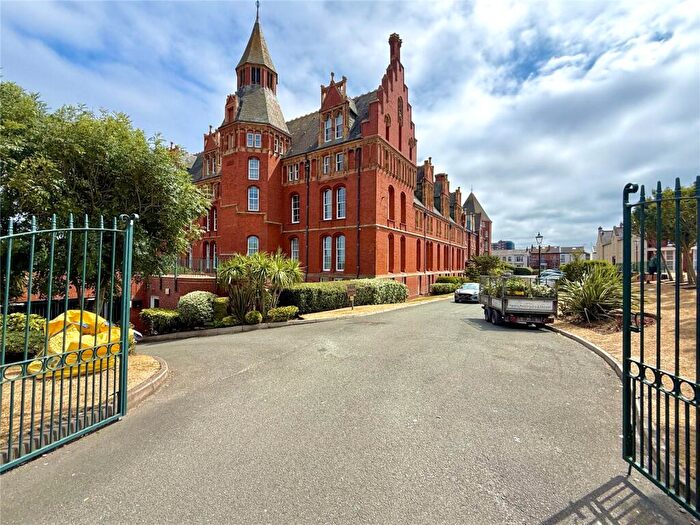 2 Bedroom Apartment For Sale In Marine Gate Mansions, Southport, PR9