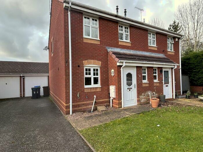 3 Bedroom Semi-Detached House For Sale In Kenilworth Walk, Stoke-On-Trent, ST10