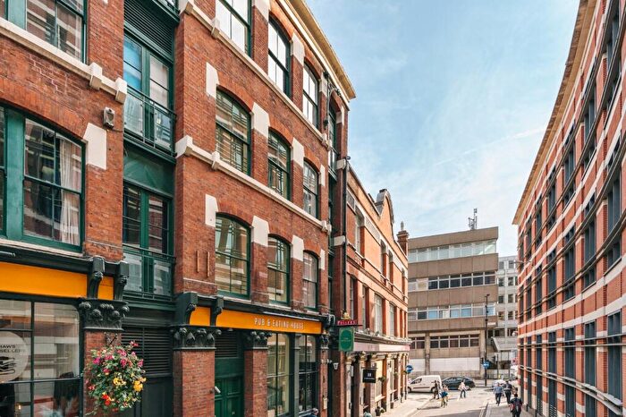 2 Bedroom Apartment For Sale In St Andrew's Hill, London, EC4V