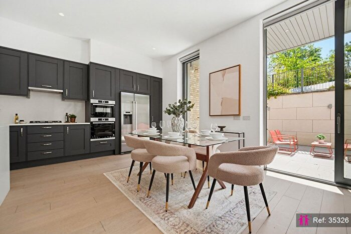 3 Bedroom Flat To Rent In Carlton Road, Ealing, W5