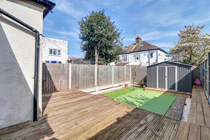 3 Bedroom Terraced House For Sale In Glenwood Avenue, Westcliff-on-Sea, SS0