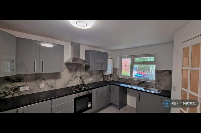 3 Bedroom Terraced House To Rent In Crosslands, Stantonbury, Milton Keynes, MK14