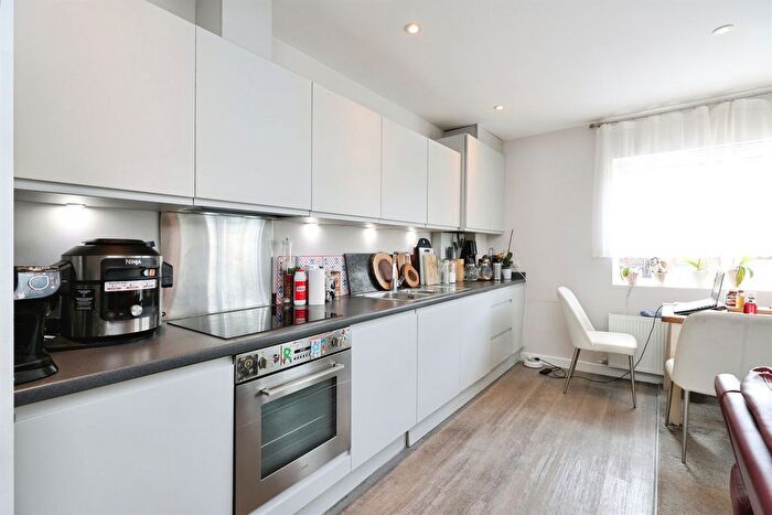 2 Bedroom Flat For Sale In St. Albans Road, Watford, WD24