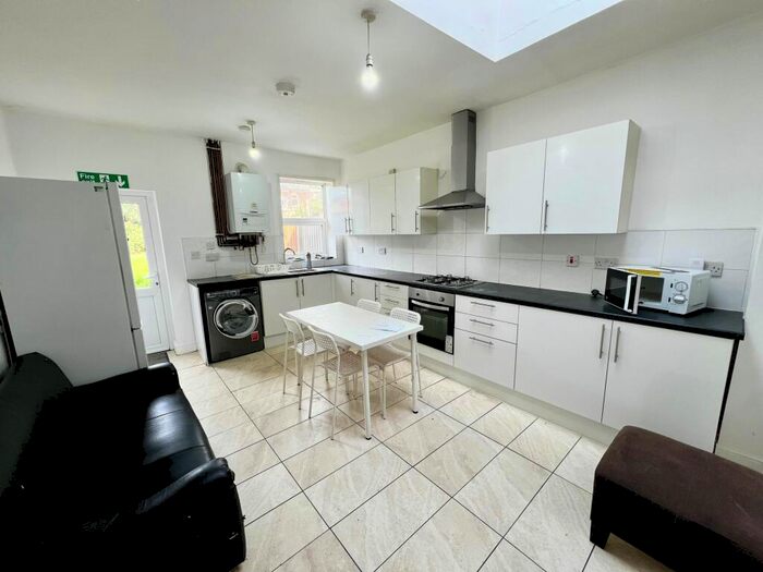 4 Bedroom Terraced House To Rent In Humber Avenue, Coventry, CV1