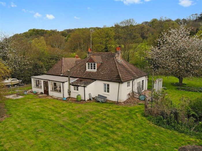 3 Bedroom Detached House For Sale In Great Buckland, Luddesdown, Gravesend, DA13