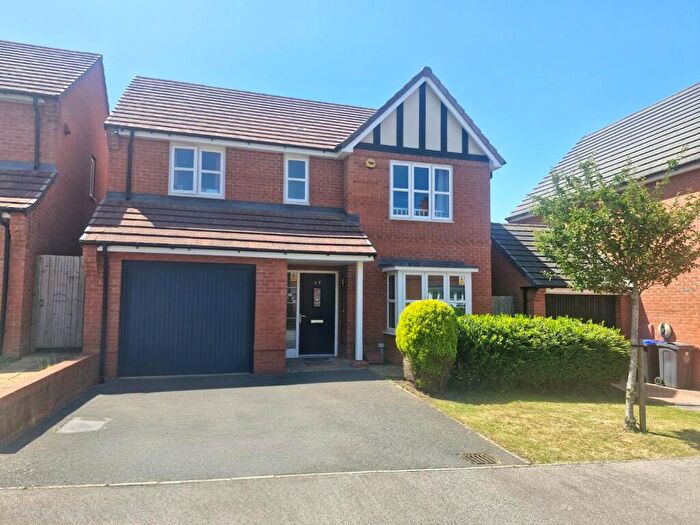 4 Bedroom Detached House For Sale In Courtney Close, Hunsbury Hill, Northampton, NN4