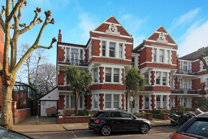 3 Bedroom Flat To Rent In Riverview Gardens, Barnes, SW13