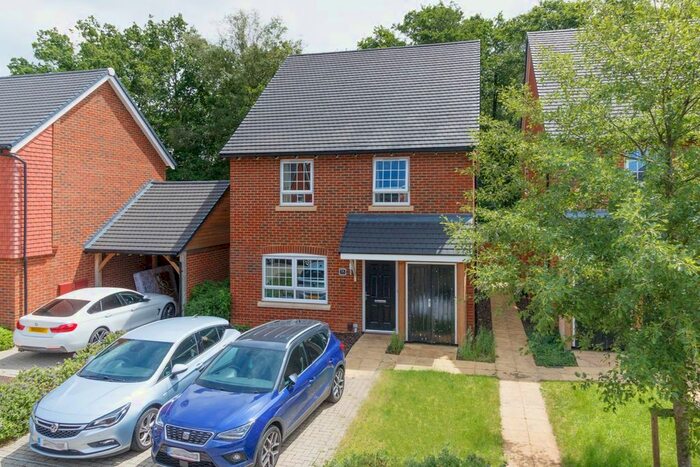 4 Bedroom Detached House To Rent In Pine Way, Willesborough, Ashford, TN24