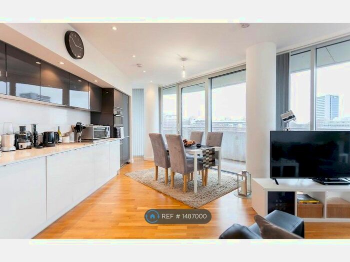 2 Bedroom Flat To Rent In Chiswick, London, W4