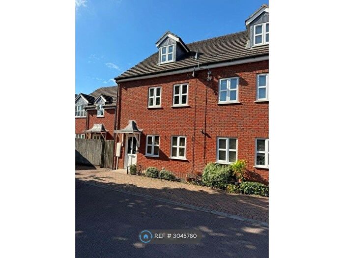 4 Bedroom Terraced House To Rent In Station Road, Oakham, LE15