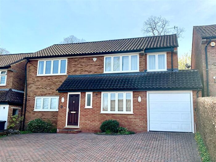 3 Bedroom Detached House For Sale In Upper Hall Park, Berkhamsted, HP4
