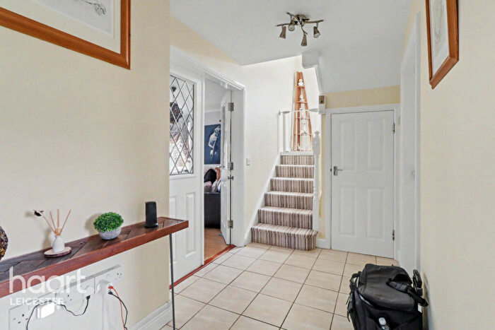 6 Bedroom Detached House For Sale In Long Close, Leicester, LE7