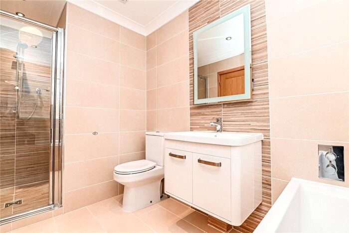 2 Bedroom Bungalow For Sale In Roebuck Close, New Milton, Hampshire, BH25