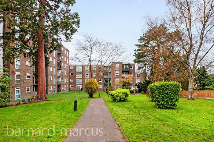 2 Bedroom Flat To Rent In Westmoreland Drive, Sutton, SM2