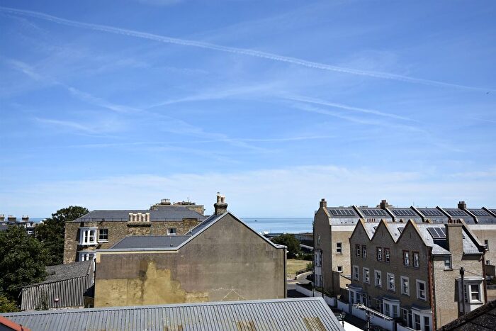 2 Bedroom Flat For Sale In Northdown Road, Margate, Kent, CT9