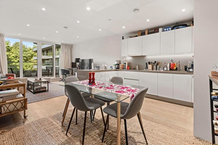 2 Bedroom Property To Rent In Sophora House, Queenstown Road, SW11