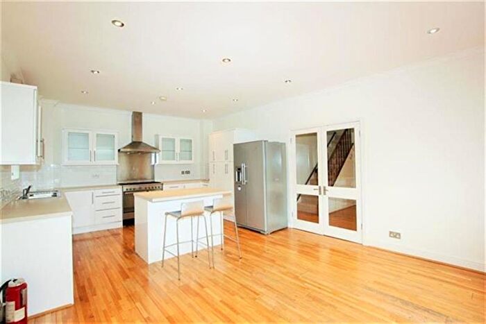 5 Bedroom Detached House For Sale In The Vale, Golders Green, NW11