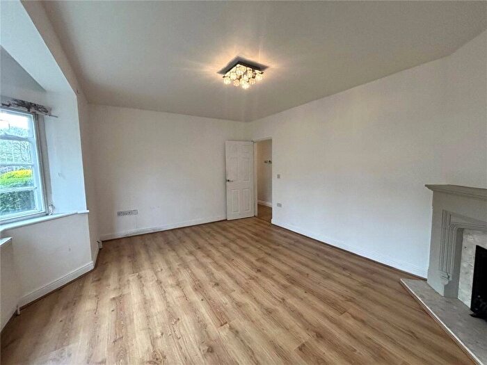 2 Bedroom Flat To Rent In Ossulton Way, London, N2